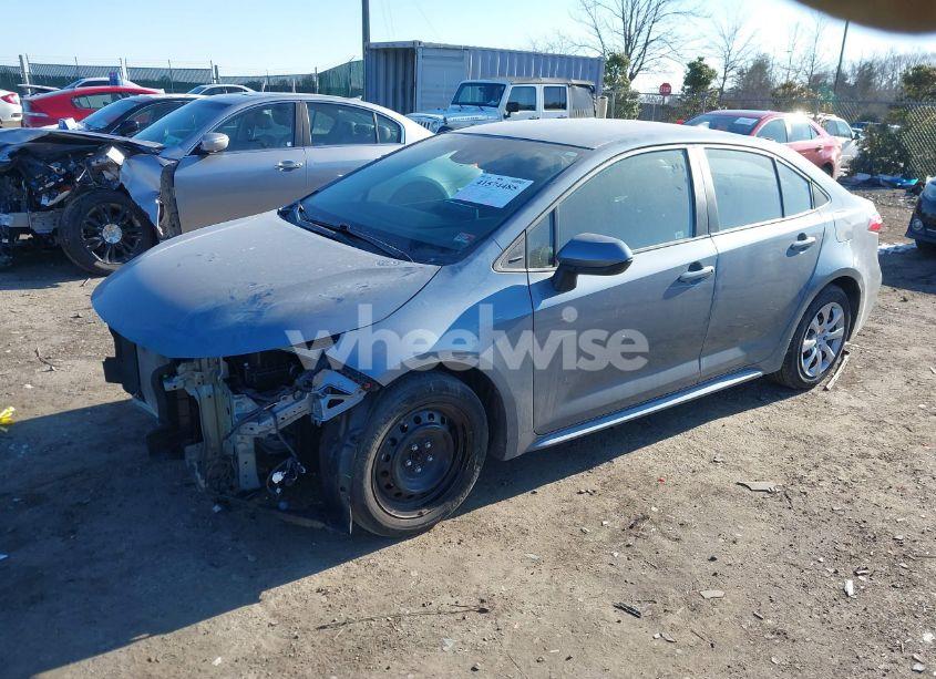 Photo 2 of 2020 Toyota Corolla LE (VIN 5YFEPRAE6LP067275)