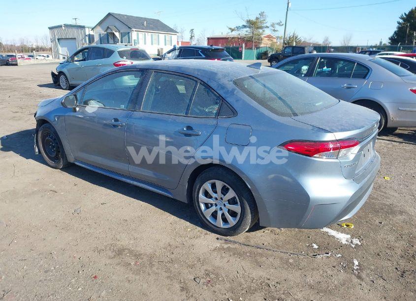 Photo 3 of 2020 Toyota Corolla LE (VIN 5YFEPRAE6LP067275)