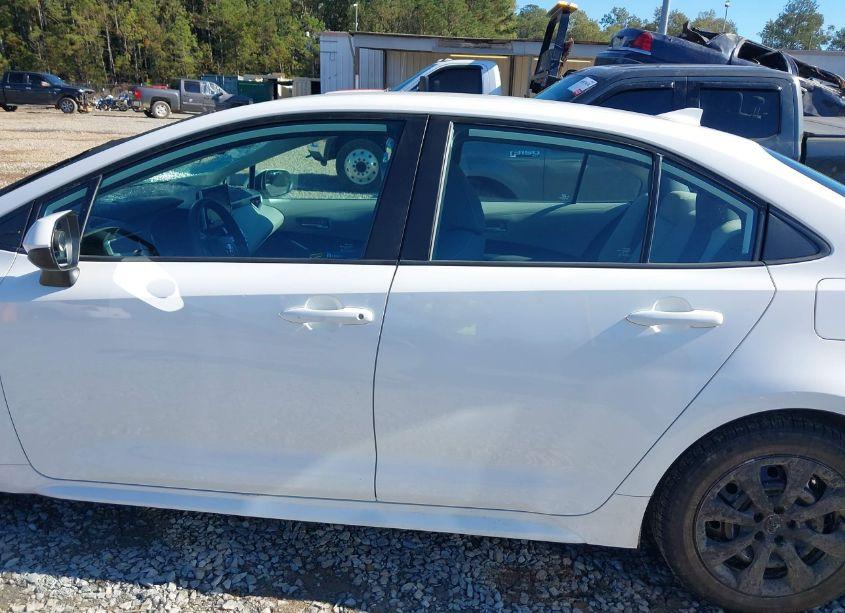 Photo 14 of 2020 Toyota Corolla LE (VIN 5YFEPRAE6LP137566)