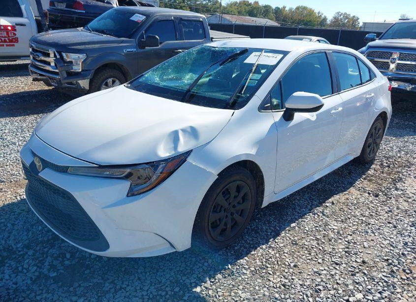 Photo 2 of 2020 Toyota Corolla LE (VIN 5YFEPRAE6LP137566)