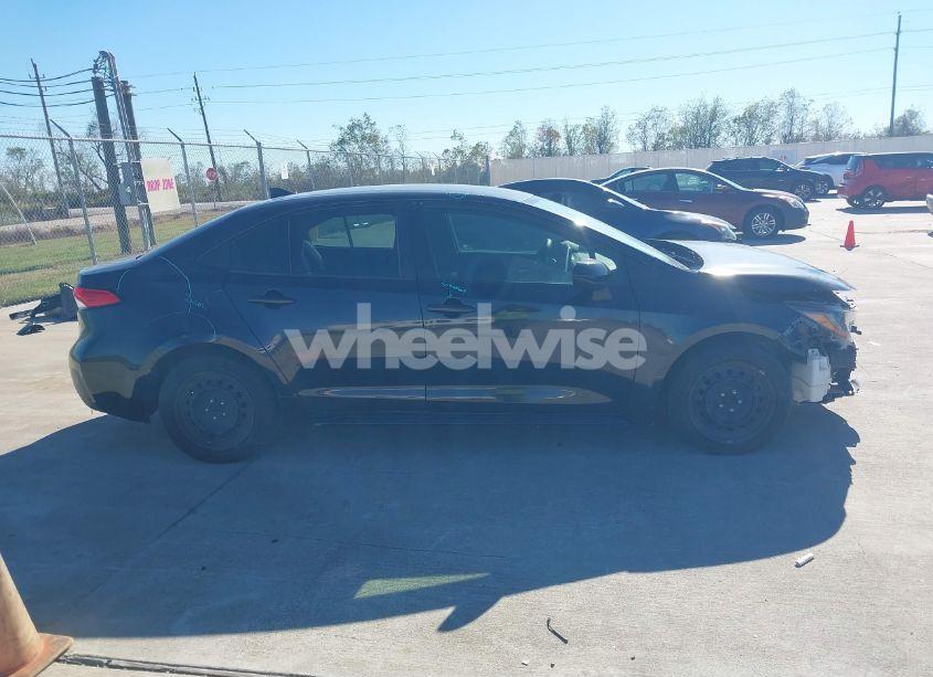 Photo 13 of 2020 Toyota Corolla LE (VIN 5YFEPRAE7LP005948)