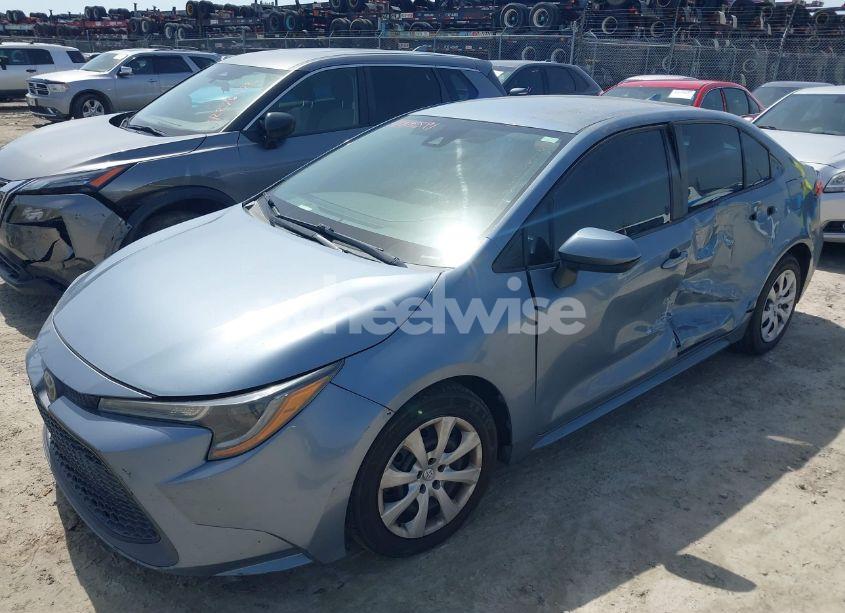 Photo 2 of 2020 Toyota Corolla LE (VIN 5YFEPRAE7LP028985)