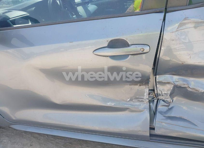 Photo 6 of 2020 Toyota Corolla LE (VIN 5YFEPRAE7LP028985)