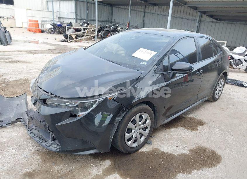 Photo 2 of 2020 Toyota Corolla LE (VIN 5YFEPRAE7LP029862)