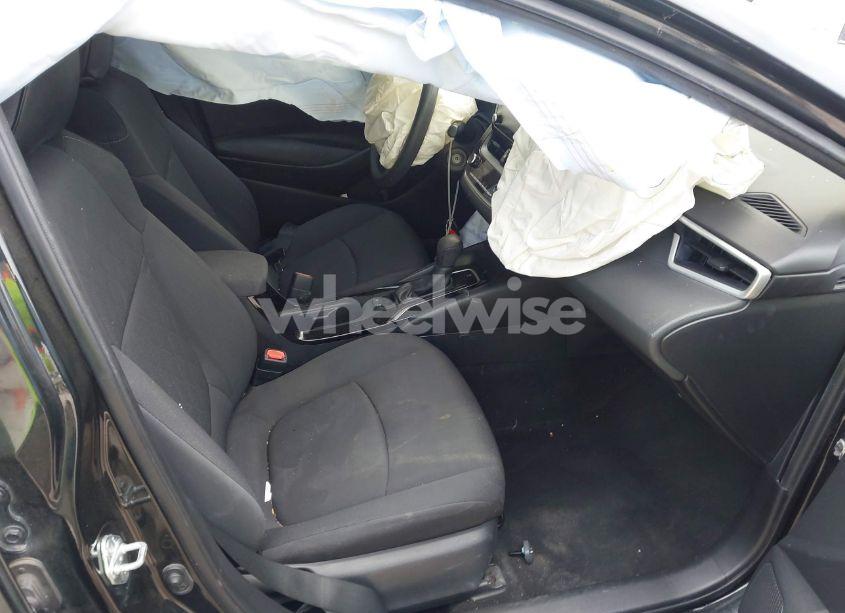 Photo 5 of 2020 Toyota Corolla LE (VIN 5YFEPRAE7LP029862)