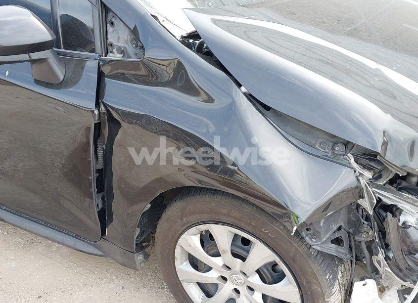 Photo 6 of 2020 Toyota Corolla LE (VIN 5YFEPRAE7LP029862)