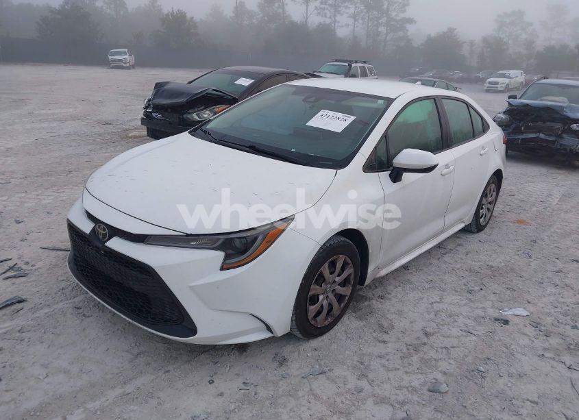 Photo 2 of 2020 Toyota Corolla LE (VIN 5YFEPRAE7LP038240)