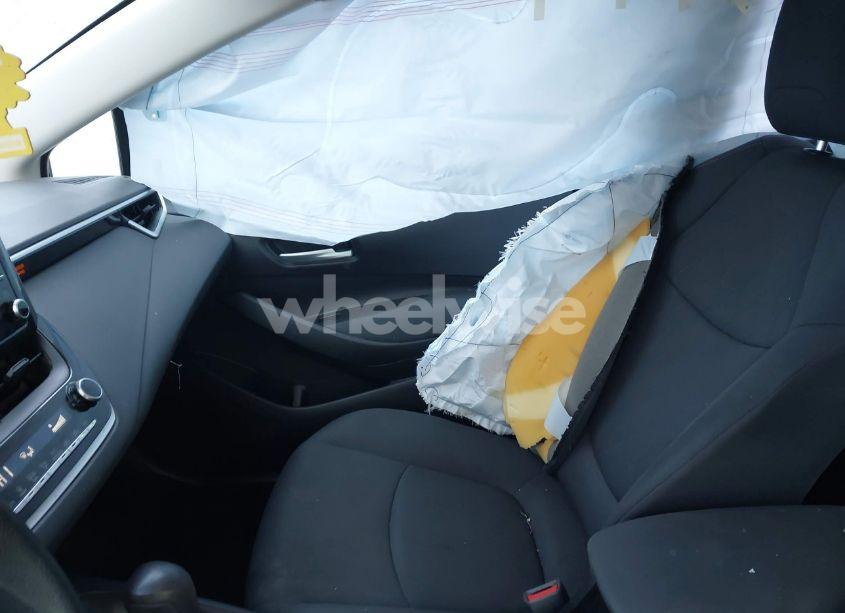 Photo 5 of 2020 Toyota Corolla LE (VIN 5YFEPRAE7LP038240)