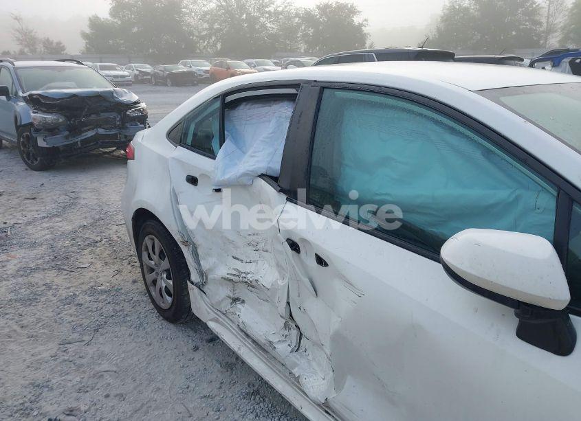 Photo 6 of 2020 Toyota Corolla LE (VIN 5YFEPRAE7LP038240)