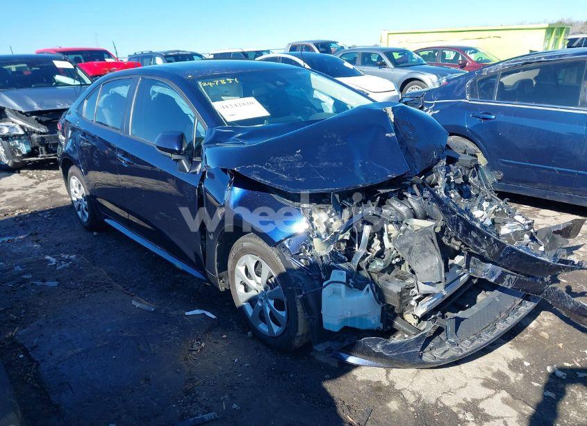 2020 Toyota Corolla LE (VIN 5YFEPRAE7LP056141) main photo