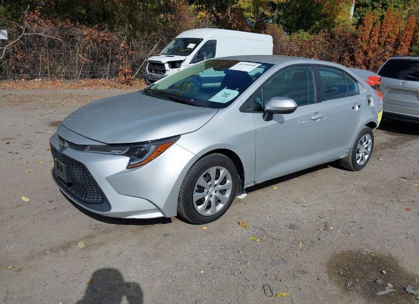Photo 2 of 2020 Toyota Corolla LE (VIN 5YFEPRAE7LP065079)