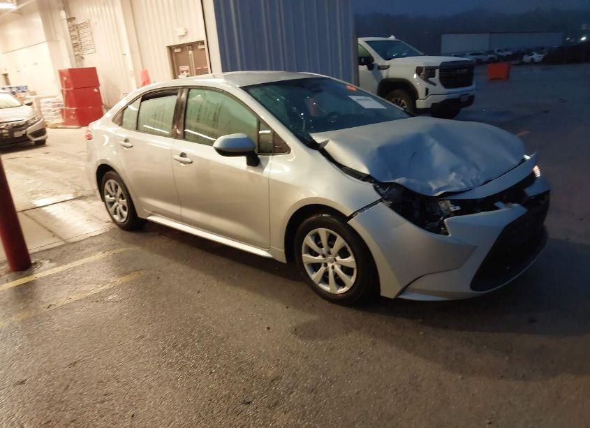 2020 Toyota Corolla LE (VIN 5YFEPRAE7LP069018) main photo