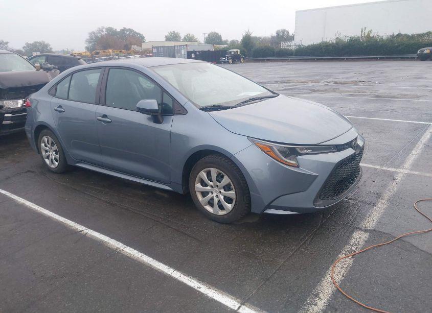 2020 Toyota Corolla LE (VIN 5YFEPRAE7LP077894) main photo