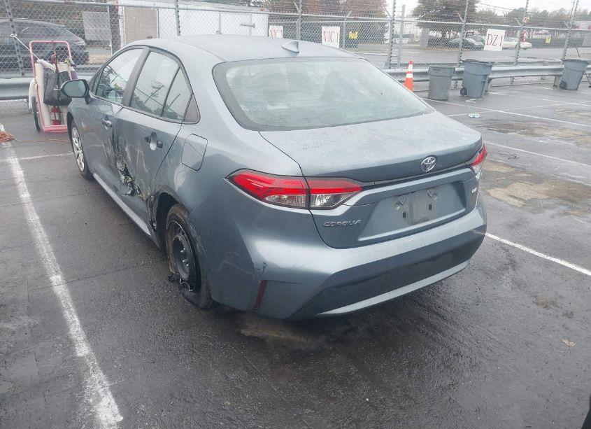 Photo 3 of 2020 Toyota Corolla LE (VIN 5YFEPRAE7LP077894)