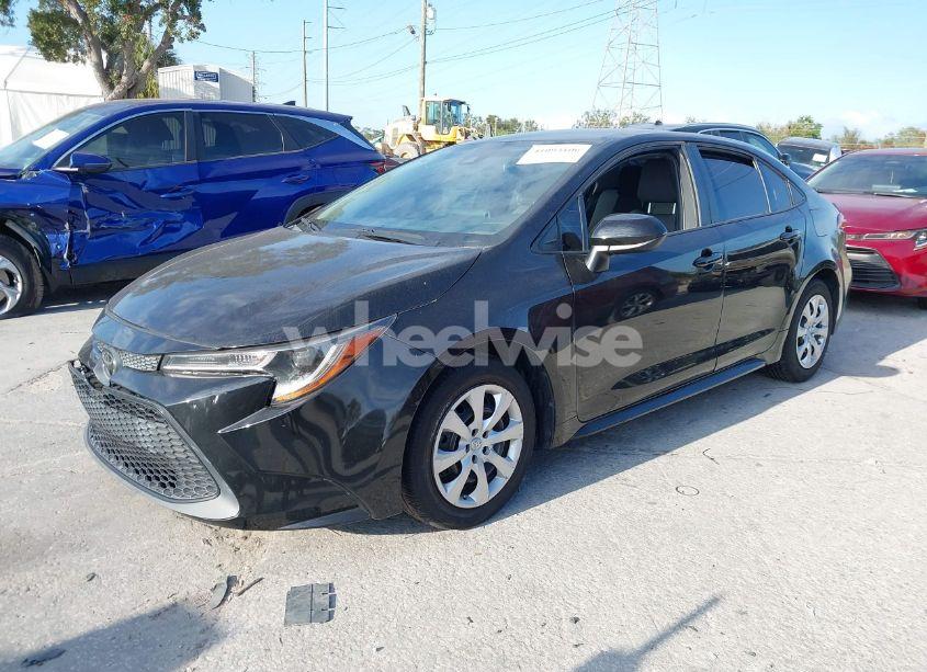 Photo 2 of 2020 Toyota Corolla LE (VIN 5YFEPRAE7LP083758)