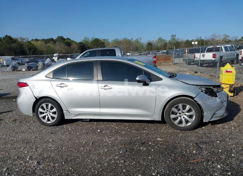 Photo 13 of 2020 Toyota Corolla LE (VIN 5YFEPRAE7LP086658)