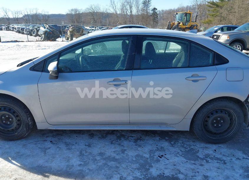 Photo 14 of 2020 Toyota Corolla LE (VIN 5YFEPRAE7LP120307)