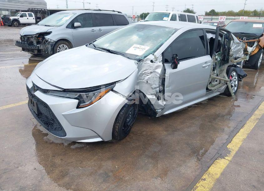 Photo 2 of 2020 Toyota Corolla LE (VIN 5YFEPRAE7LP125491)