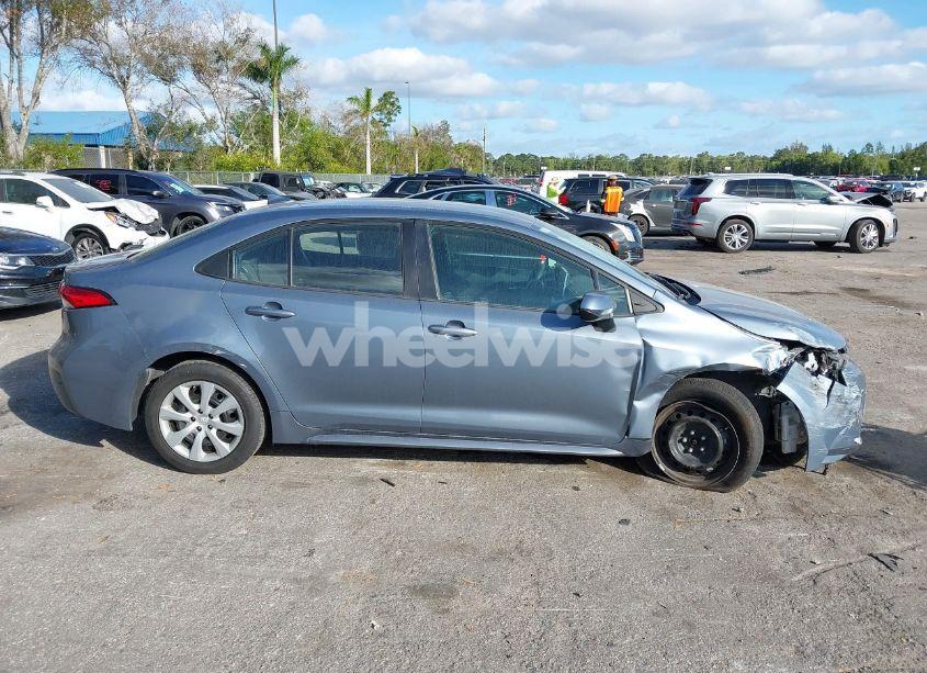 Photo 13 of 2020 Toyota Corolla LE (VIN 5YFEPRAE7LP139973)