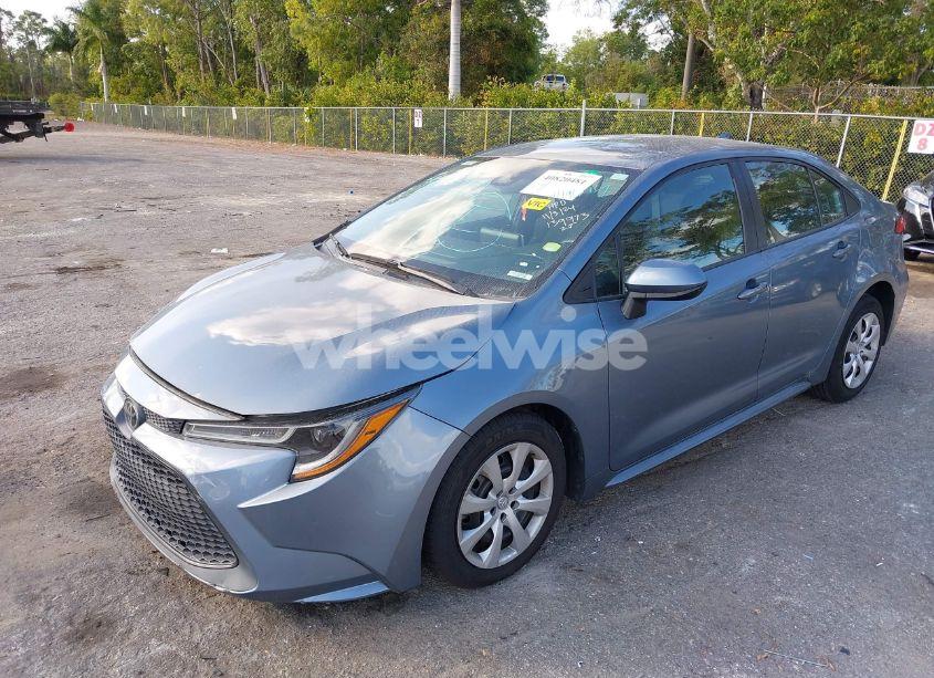 Photo 2 of 2020 Toyota Corolla LE (VIN 5YFEPRAE7LP139973)