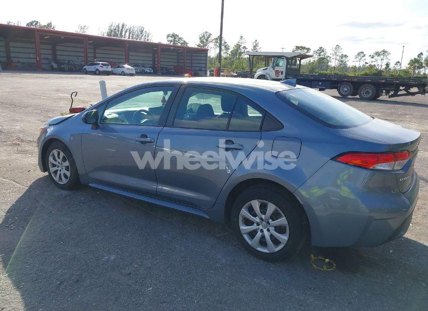 Photo 3 of 2020 Toyota Corolla LE (VIN 5YFEPRAE7LP139973)