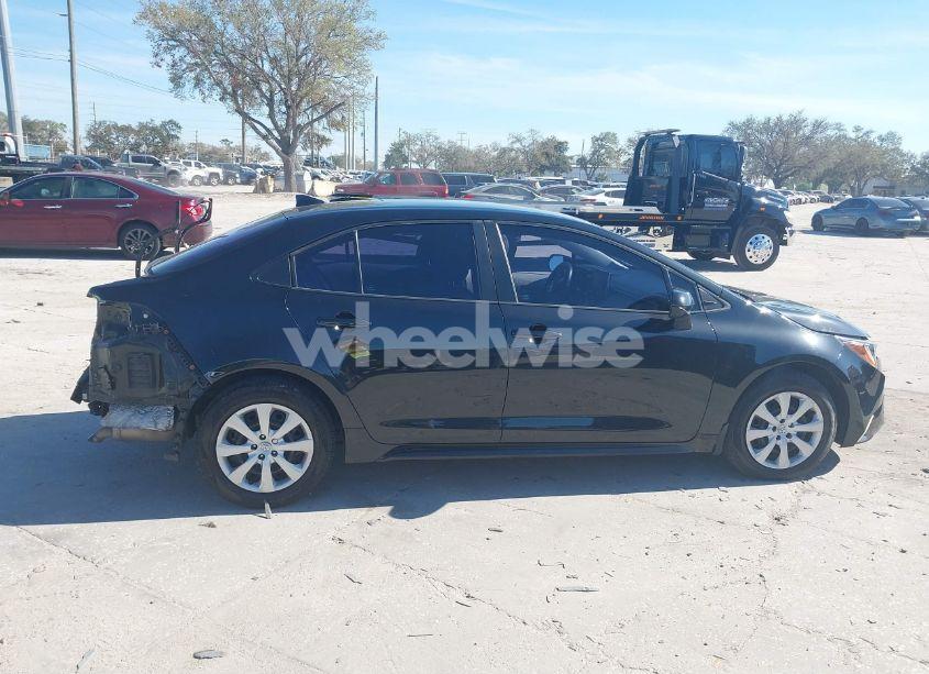 Photo 13 of 2020 Toyota Corolla LE (VIN 5YFEPRAE8LP030681)