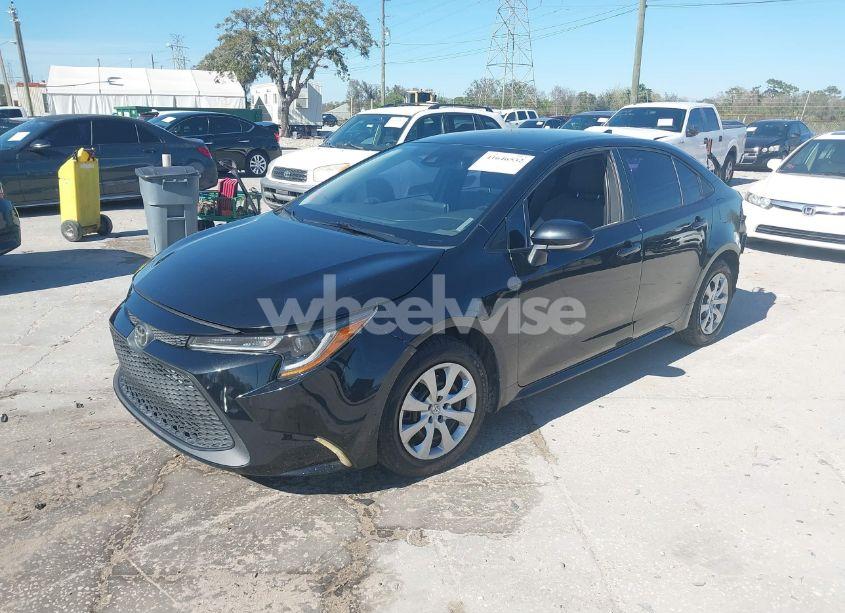 Photo 2 of 2020 Toyota Corolla LE (VIN 5YFEPRAE8LP030681)