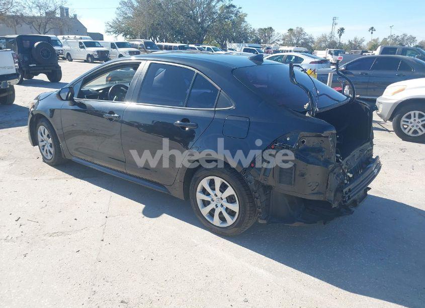 Photo 3 of 2020 Toyota Corolla LE (VIN 5YFEPRAE8LP030681)