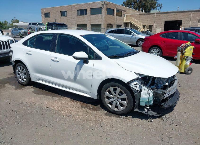 2020 Toyota Corolla LE (VIN 5YFEPRAE8LP095952) main photo