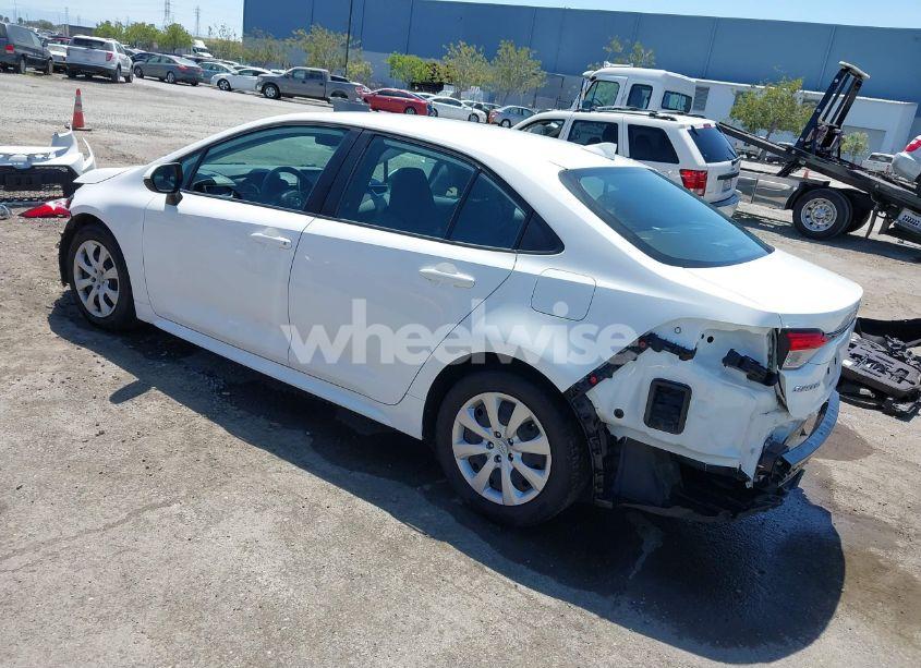 Photo 3 of 2020 Toyota Corolla LE (VIN 5YFEPRAE8LP095952)