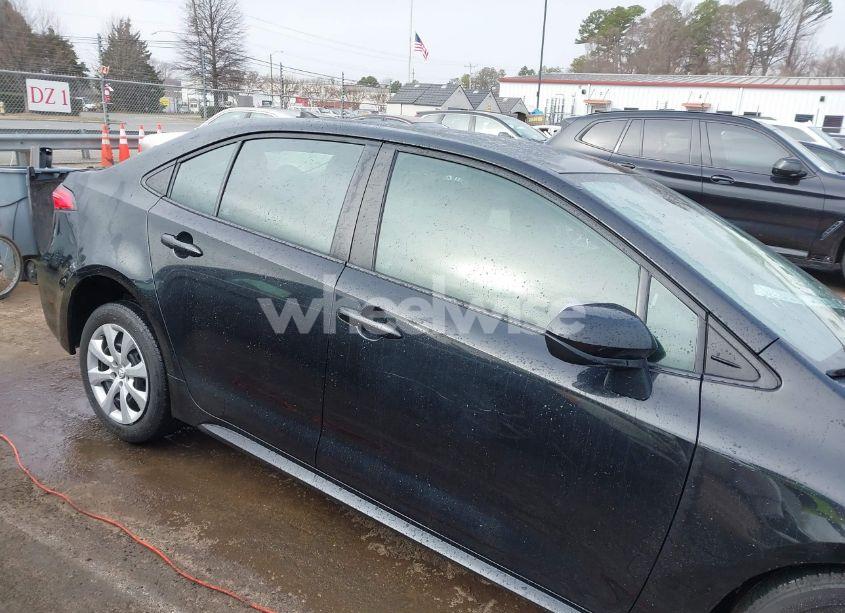 Photo 13 of 2020 Toyota Corolla LE (VIN 5YFEPRAE8LP129663)