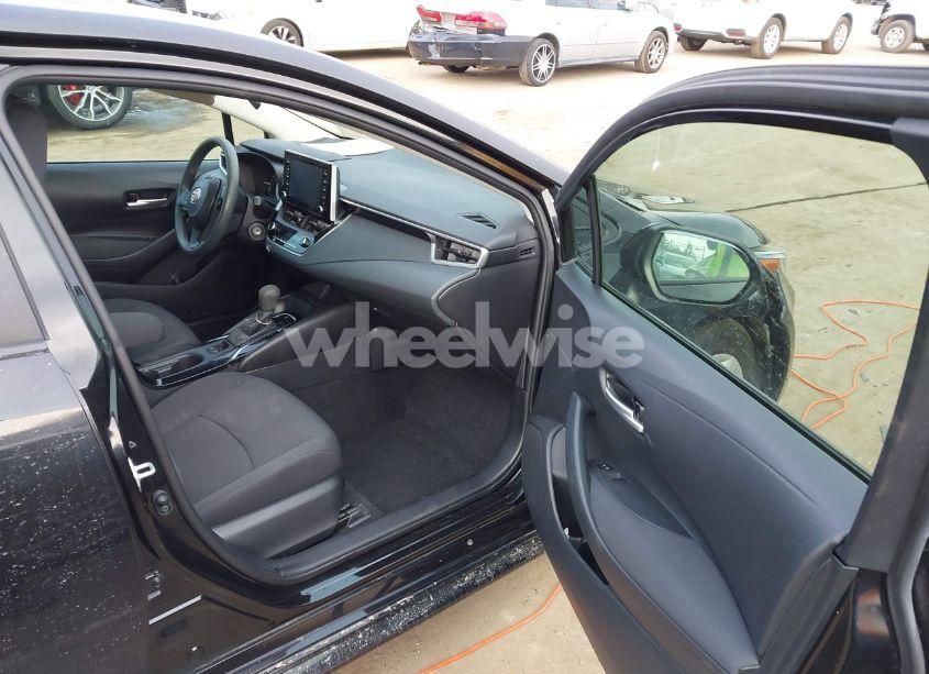 Photo 5 of 2020 Toyota Corolla LE (VIN 5YFEPRAE8LP129663)