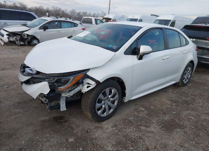 Photo 2 of 2020 Toyota Corolla LE (VIN 5YFEPRAE9LP006647)
