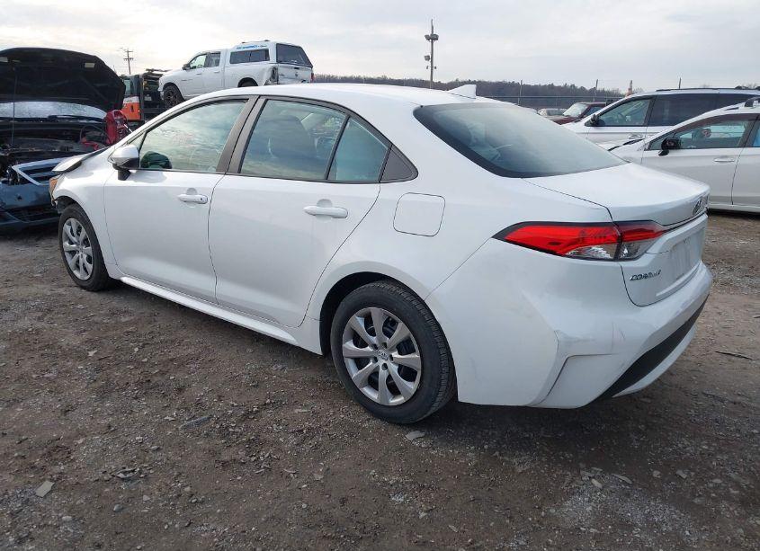 Photo 3 of 2020 Toyota Corolla LE (VIN 5YFEPRAE9LP006647)