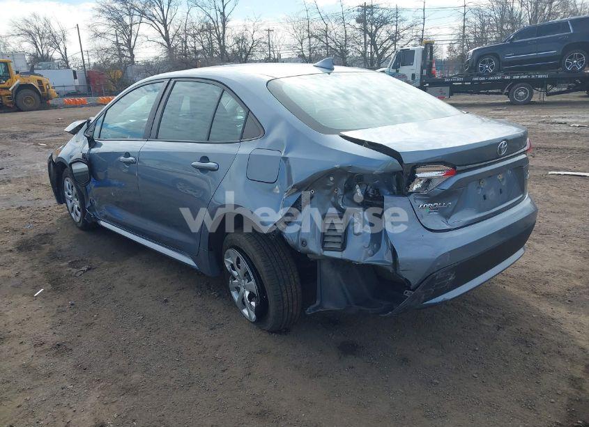 Photo 3 of 2020 Toyota Corolla LE (VIN 5YFEPRAE9LP079808)