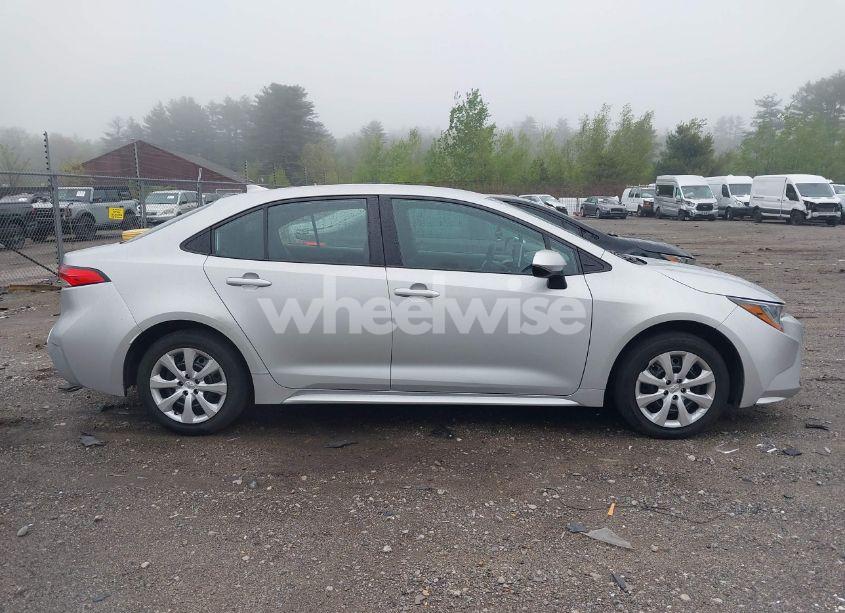 Photo 14 of 2020 Toyota Corolla LE (VIN 5YFEPRAE9LP095099)