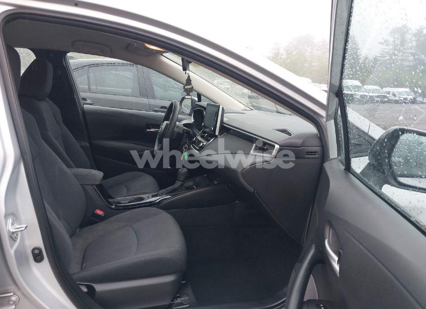 Photo 5 of 2020 Toyota Corolla LE (VIN 5YFEPRAE9LP095099)
