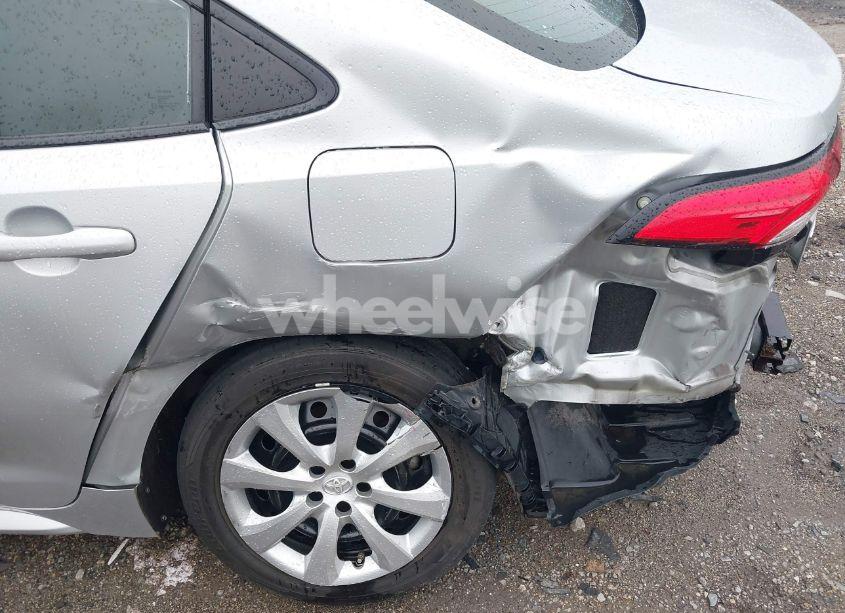 Photo 6 of 2020 Toyota Corolla LE (VIN 5YFEPRAE9LP095099)