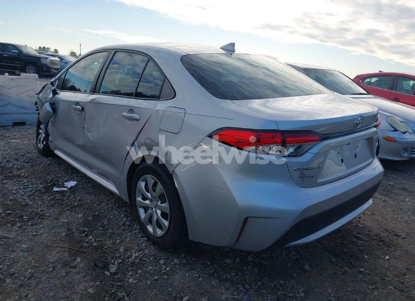 Photo 3 of 2020 Toyota Corolla LE (VIN 5YFEPRAE9LP128697)