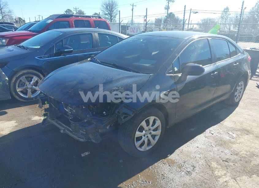 Photo 2 of 2020 Toyota Corolla LE (VIN 5YFEPRAE9LP130367)