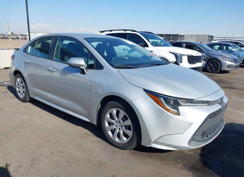 2020 Toyota Corolla LE (VIN 5YFEPRAEXLP009704) main photo