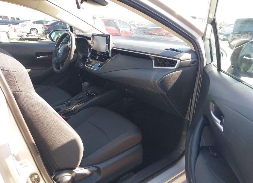 Photo 5 of 2020 Toyota Corolla LE (VIN 5YFEPRAEXLP009704)