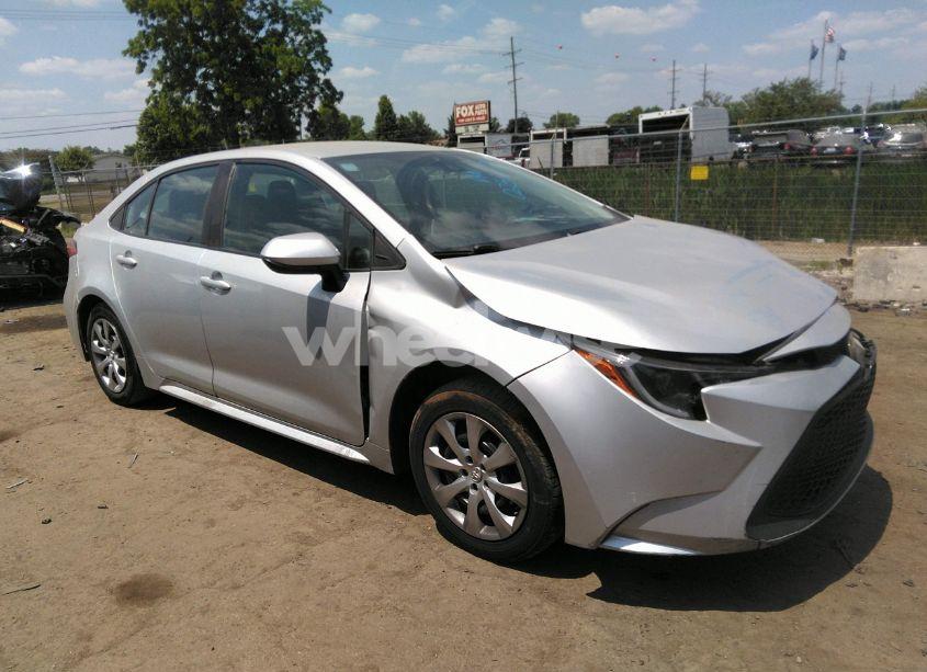 2020 Toyota Corolla LE (VIN 5YFEPRAEXLP025675) main photo