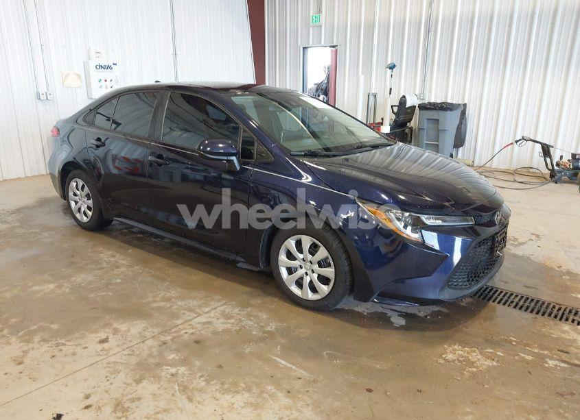 2020 Toyota Corolla LE (VIN 5YFEPRAEXLP030634) main photo