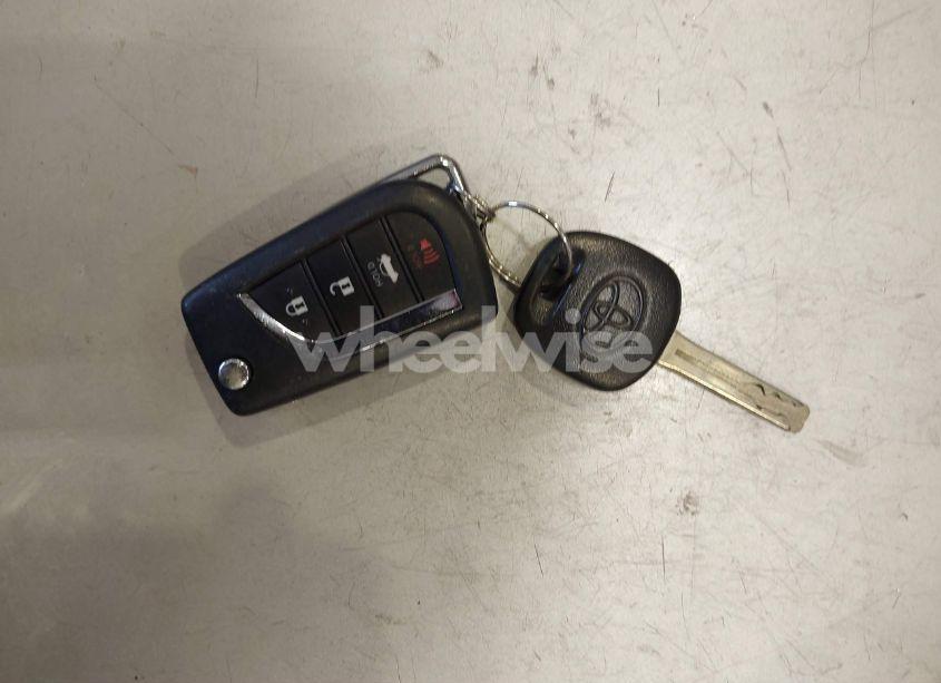 Photo 11 of 2020 Toyota Corolla LE (VIN 5YFEPRAEXLP030634)