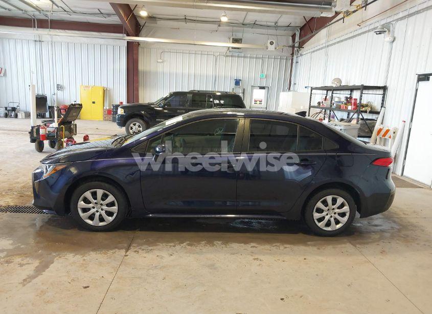 Photo 14 of 2020 Toyota Corolla LE (VIN 5YFEPRAEXLP030634)