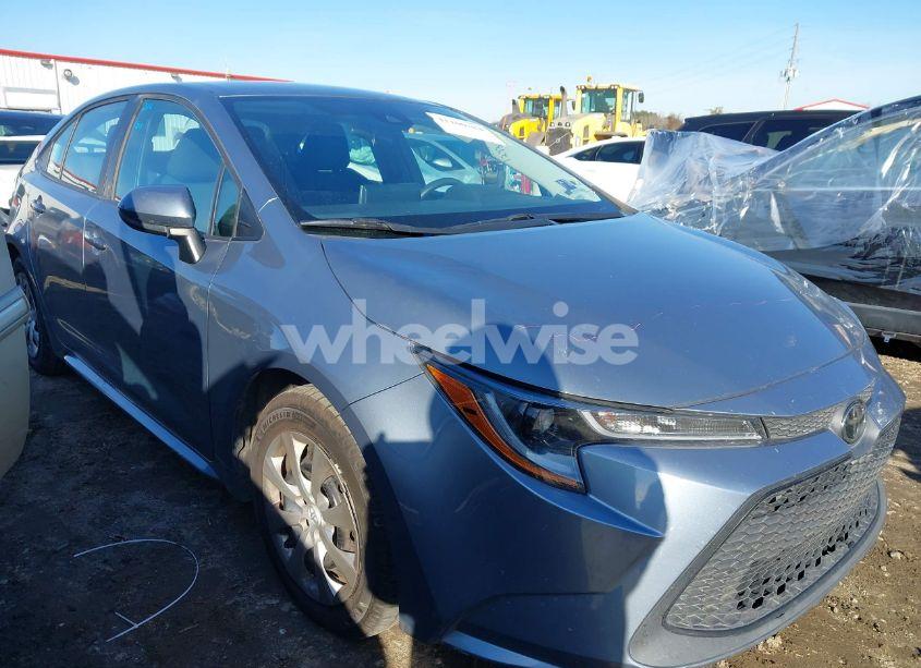 2020 Toyota Corolla LE (VIN 5YFEPRAEXLP044940) main photo