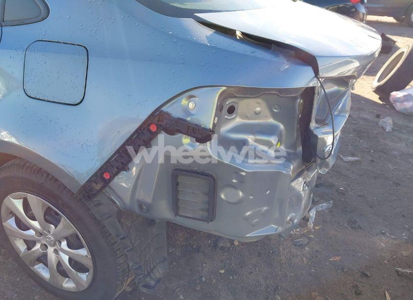 Photo 18 of 2020 Toyota Corolla LE (VIN 5YFEPRAEXLP044940)