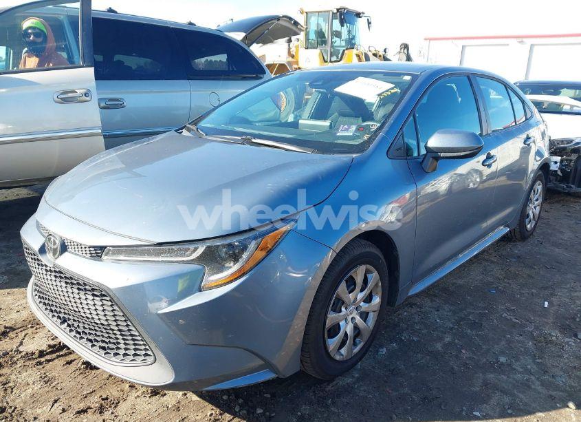 Photo 2 of 2020 Toyota Corolla LE (VIN 5YFEPRAEXLP044940)