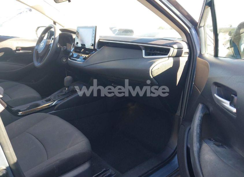 Photo 5 of 2020 Toyota Corolla LE (VIN 5YFEPRAEXLP044940)